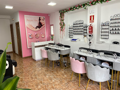 Bazzan Nails | Salón de Manicura y Uñas en Alcorcón / 