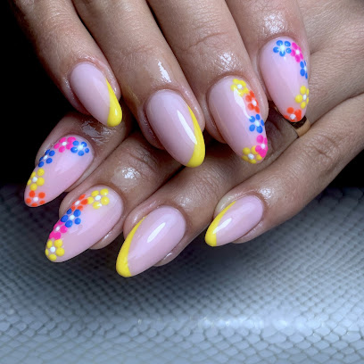 Kekahi | Belleza y Cuidado | Salón de Uñas y Manicura en Móstoles