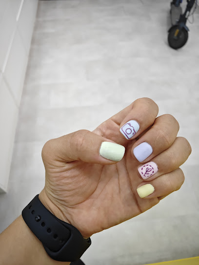 Nails and Beauty by Penelope Company | Salón de Uñas y Manicura en Benidorm