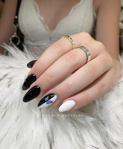 NAIL BOX | Salón de Manicura y Uñas en Castelldefels / 