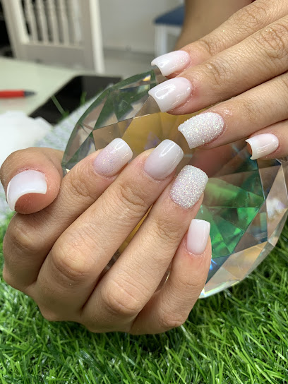 Nails Lians | Salón de Manicura y Uñas en Vecindario / 