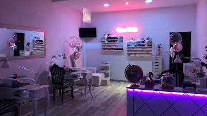 Dvine Nails | Salón de Uñas y Manicura en Barcelona
