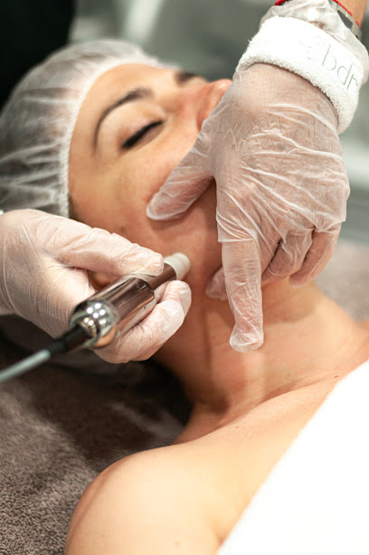 Carmin Centro de Estética | Peluquería en Cádiz / 