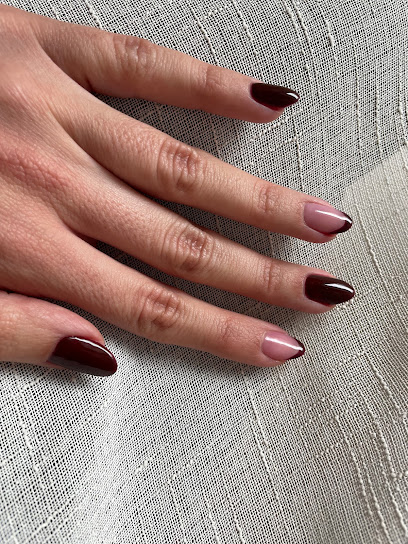 Hello Nails | Benimaclet | Salón de Manicura y Uñas en Valencia / 