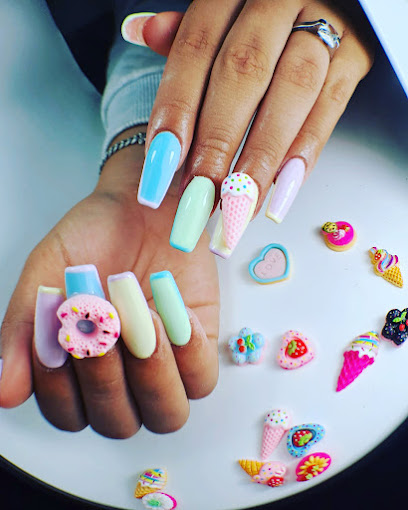 Miriam Boza Nails | Salón de Manicura y Uñas en Sabadell / 