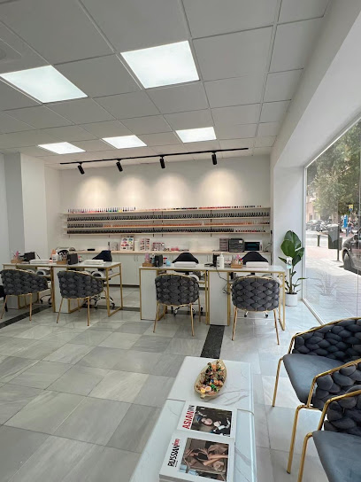 U Nail | Salón de Manicura y Uñas en Alicante / 
