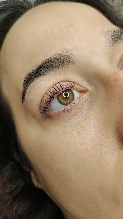 Studio Emibrows | Peluquería en Vigo / 