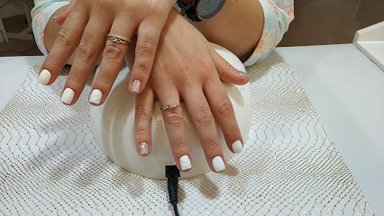 Cristal Uñas | Salón de Manicura y Uñas en Barcelona / 
