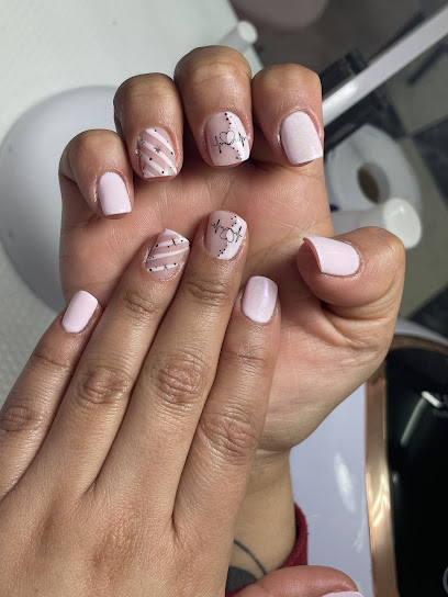 Nails & Beauty STHETIC | Salón de Uñas y Manicura en Móstoles