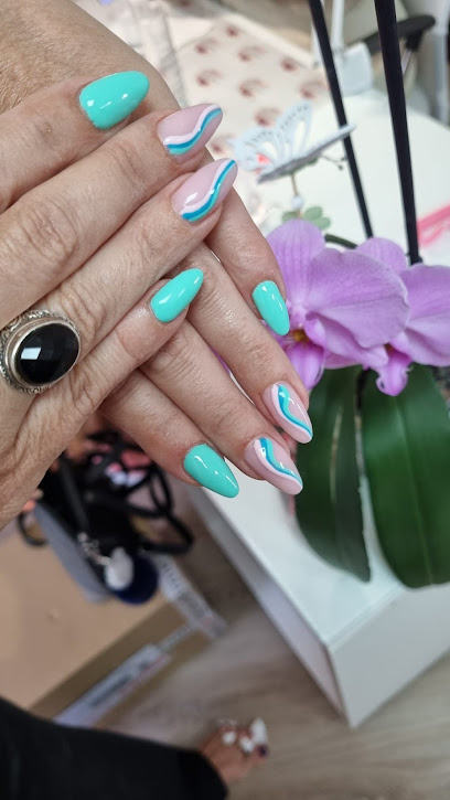 Beauty Center Montemar | Peluquería en Torremolinos / 