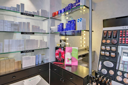 ADHARA - Estética a Gracia | Peluquería en Barcelona / 