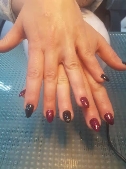 L&J | Salón de Manicura y Uñas en Barcelona / 