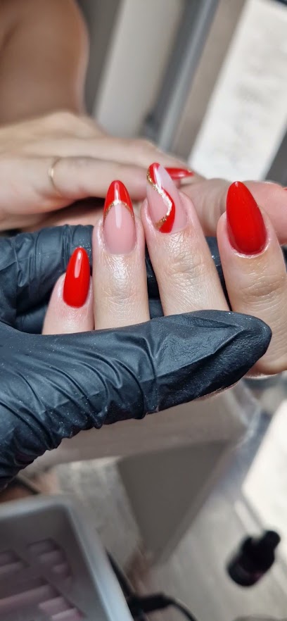 Mireya Nails | Salón de Manicura y Uñas en Bilbao / 