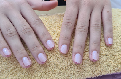 Natalia López | Nails & Beauty | Salón de Manicura y Uñas en Móstoles / 