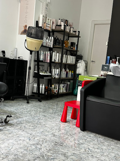 Elena Peluquería Unisex | Peluquería en Manresa / Barcelona