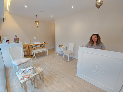 Mery Llagostera | Escoltem el teu cos | Peluquería en Esplugues de Llobregat / 
