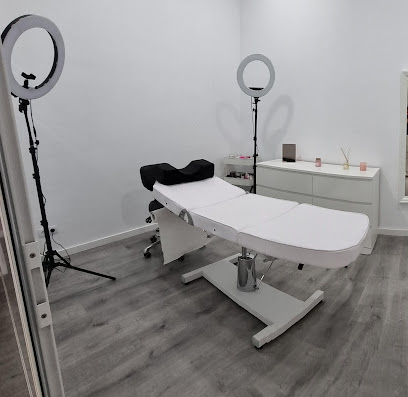 GKBeautyHouse | Peluquería en Esplugues de Llobregat / 