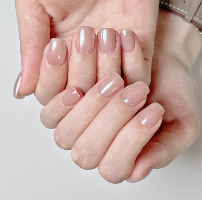 L W · Nail Salón | Salón de Uñas y Manicura en Palma