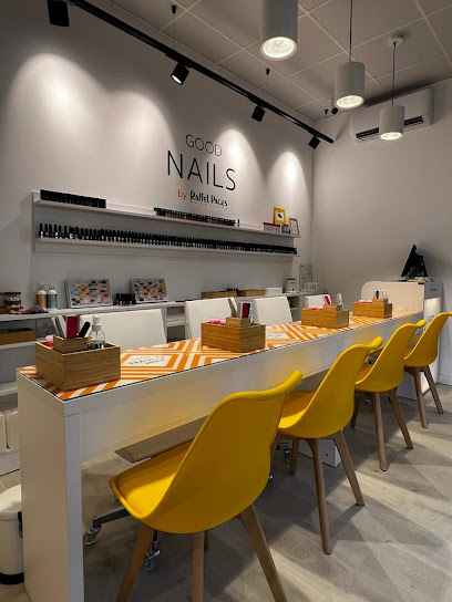 GOOD Nails BY RAFFEL PAGES | Salón de Manicura y Uñas en El Prat de Llobregat / 