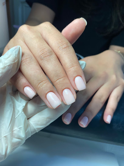 Biab | Salón de Manicura y Uñas en Barcelona / 