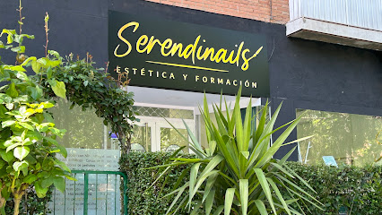 SerendiNails | Salón de Manicura y Uñas en Alcorcón / 