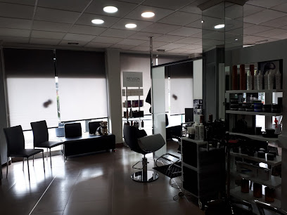 María Lourdes Foches Fernández | Peluqueria en Peligros / Granada