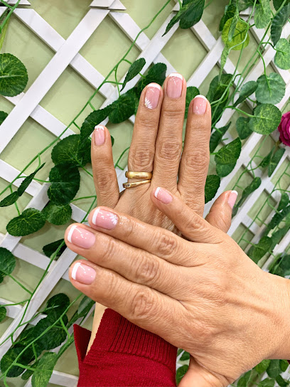 Nails NAKUI | Salón de Manicura y Uñas en L