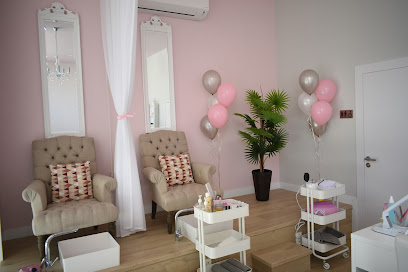 TizziaNails | Salón de Manicura y Uñas en Pamplona / 