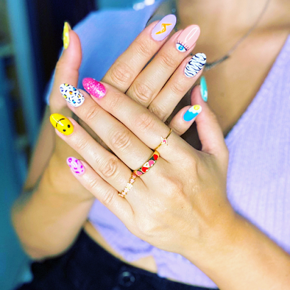 Divinity Nails | Salón de Manicura y Uñas en Córdoba / 