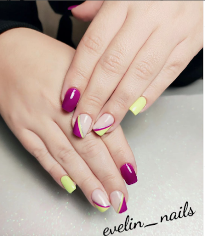 Evelin Nails | Salón de Manicura y Uñas en Barcelona / 