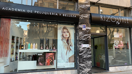 RizosStyle Academia de Peluquería y Belleza | Peluquería en Murcia / Murcia