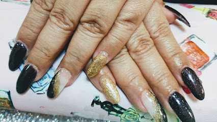 Uñas bella | Salón de Manicura y Uñas en Valencia / 