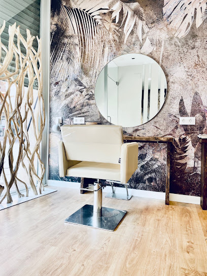 SALON 23 | Peluqueria en Vilanova i la Geltrú / Barcelona