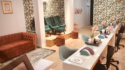 Tropic Beauty Nails & eyes | Salón de Manicura y Uñas en Santander / 