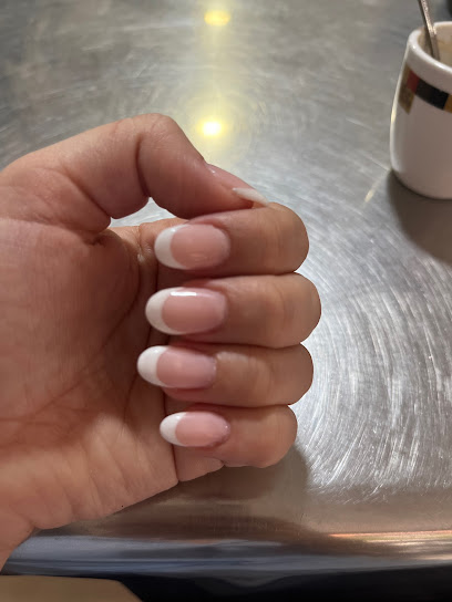 Luna Nails | Salón de Manicura y Uñas en Valencia / 
