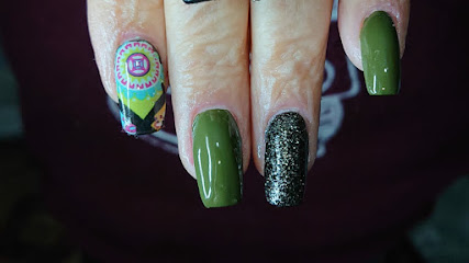 MarilynNails | Salón de Manicura y Uñas en Vilanova i la Geltrú / 