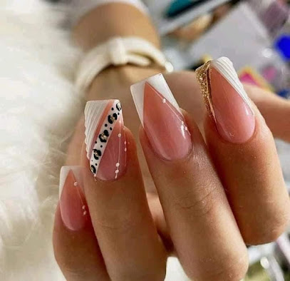 Yaro Nails | Salón de Manicura y Uñas en Arrecife / 