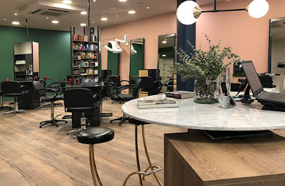 Carol Bruguera | Peluqueria en Manlleu / Barcelona