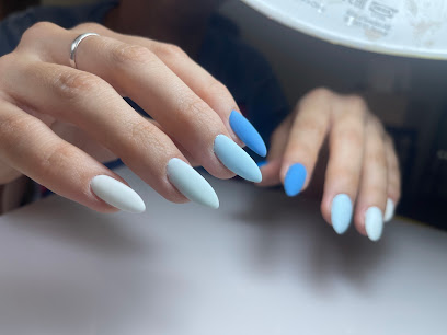 Adrian Beauty Studio | Peluquería en Gandia / 