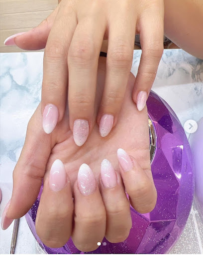 Flower Nails | Salón de Manicura y Uñas en Lleida / 