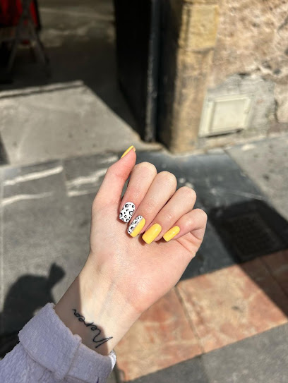 Adele | Salón de Manicura | Salón de Uñas y Manicura en Villaviciosa