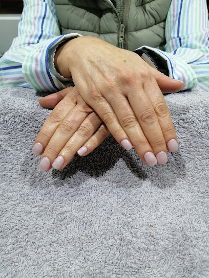 Purpurina Nails | Salón de Manicura y Uñas en Vitoria-Gasteiz / 