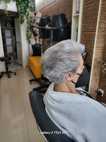PELUQUERIA AIRE UNISEX | Peluqueria en Buitrago del Lozoya / Madrid