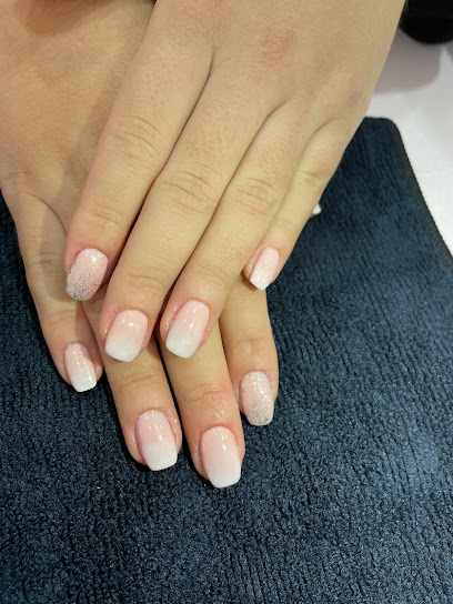 Nikol Nails | Salón de Manicura y Uñas en Bilbao / 