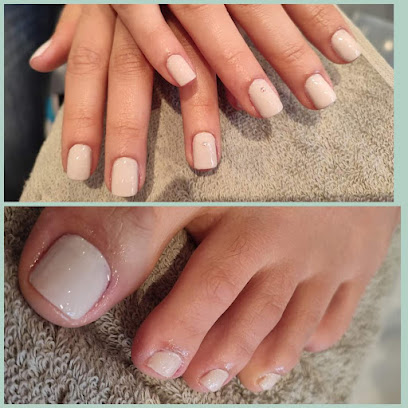Alessandra Favi | Salón de Manicura y Uñas en Valencia / 
