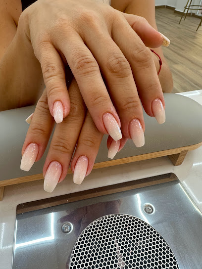 LL Uñas | Salón de Uñas y Manicura en Valencia