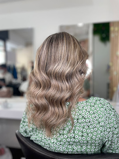 Raquel & Mansilla Estilistas | Peluqueria en Torre del Mar / Málaga