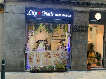 LILY Nails | Salón de Manicura y Uñas en Barcelona / 