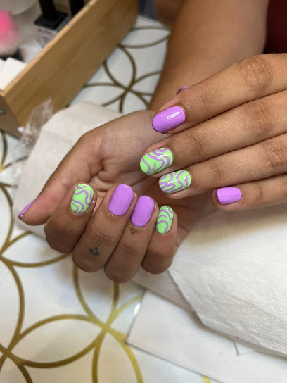 Hello Nails | Sant Andreu | Salón de Manicura y Uñas en Barcelona / 