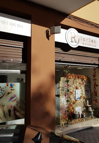 Raquel Uñas & Estética | Salón de Manicura y Uñas en Mataró / 